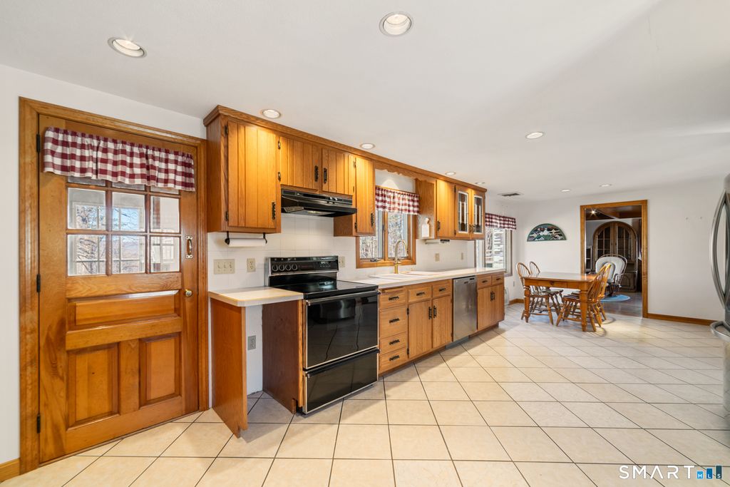 Photo of 91 Gleeson Road, Middletown, CT 06457 (MLS # 24155347)