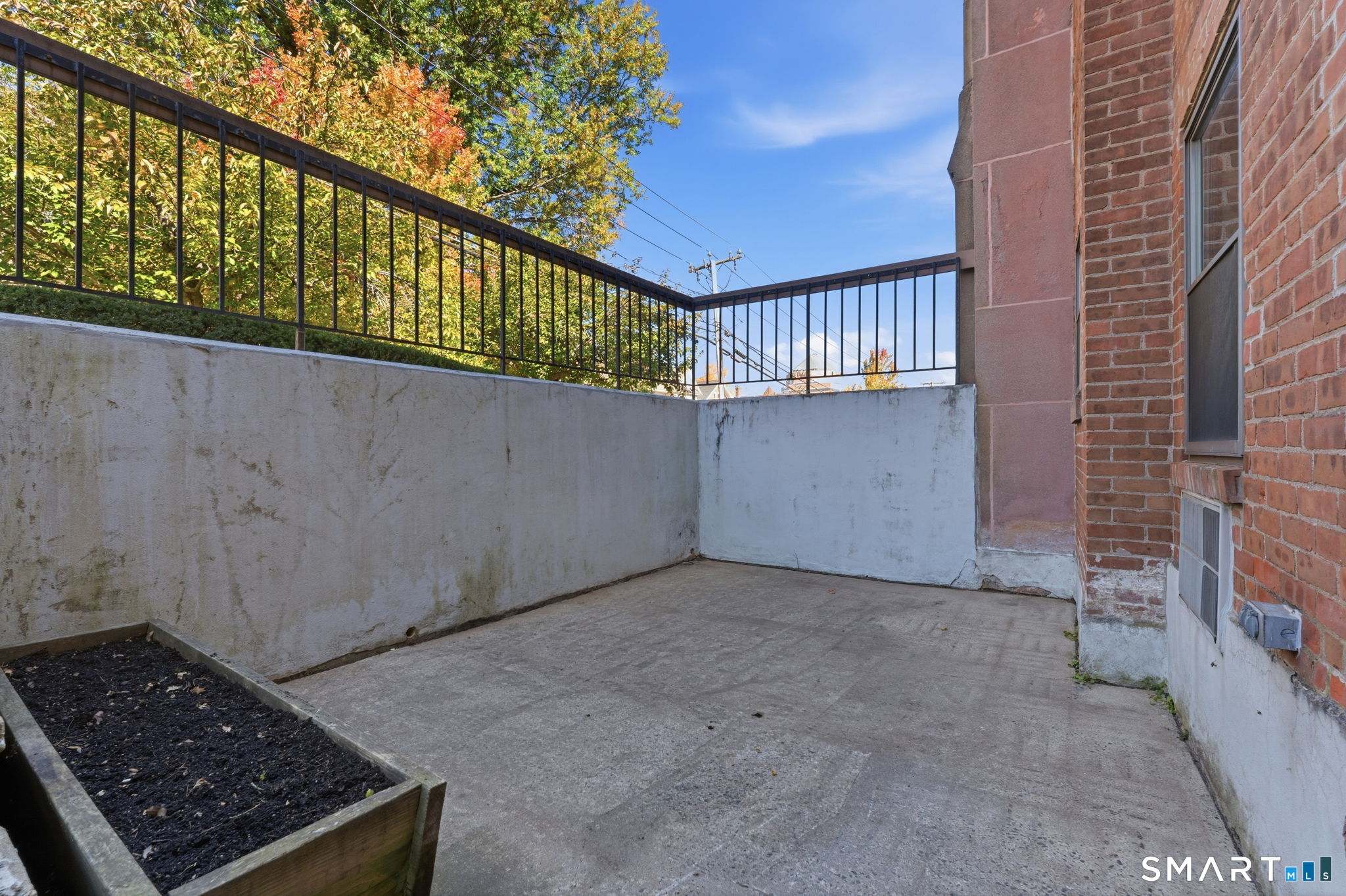 201 College Street 19