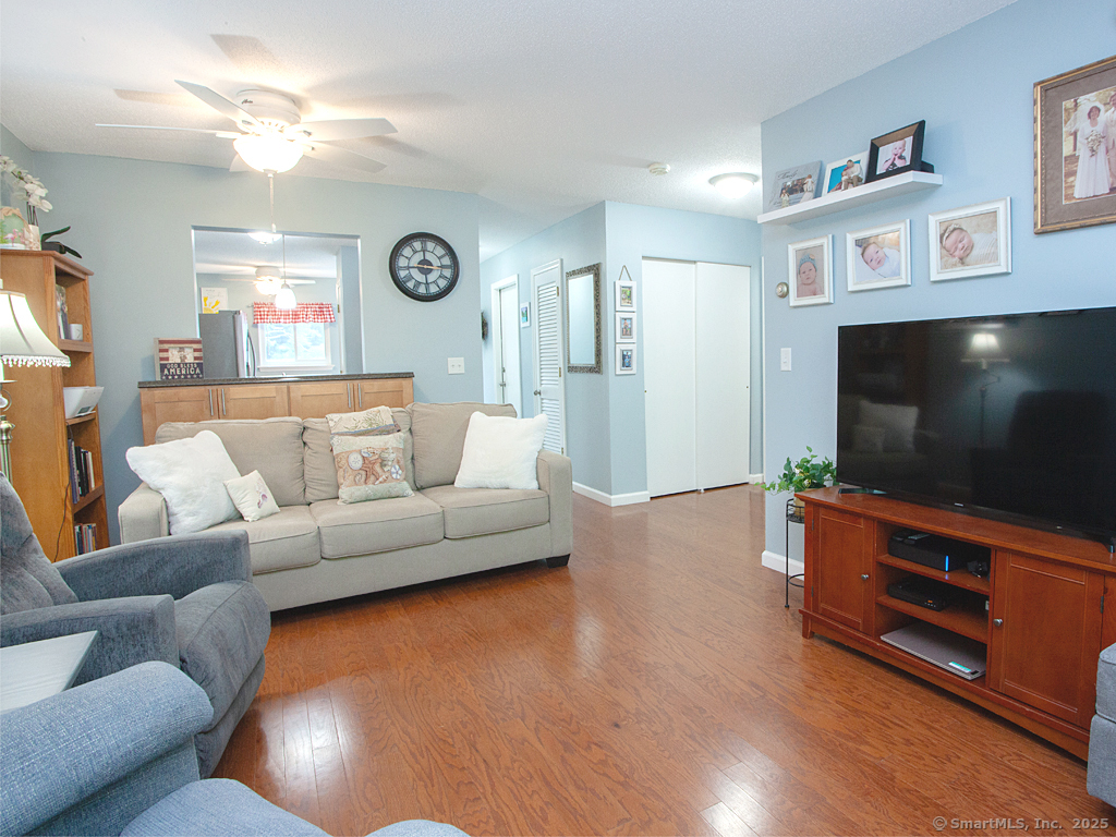 32 Knoll Lane 32