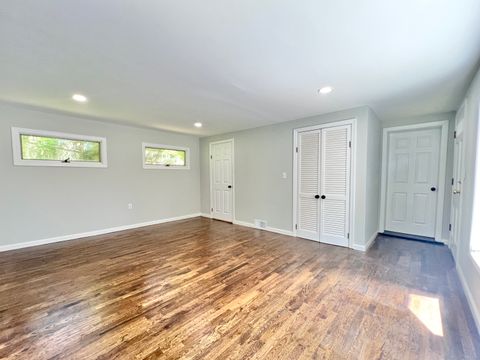 Single Family Residence in Norwalk CT 18 Jean Avenue 14.jpg