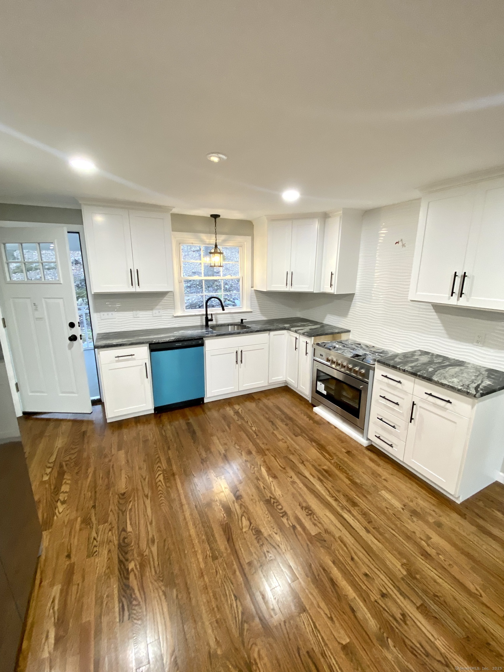 545 Simsbury Road, Bloomfield, Connecticut image 14