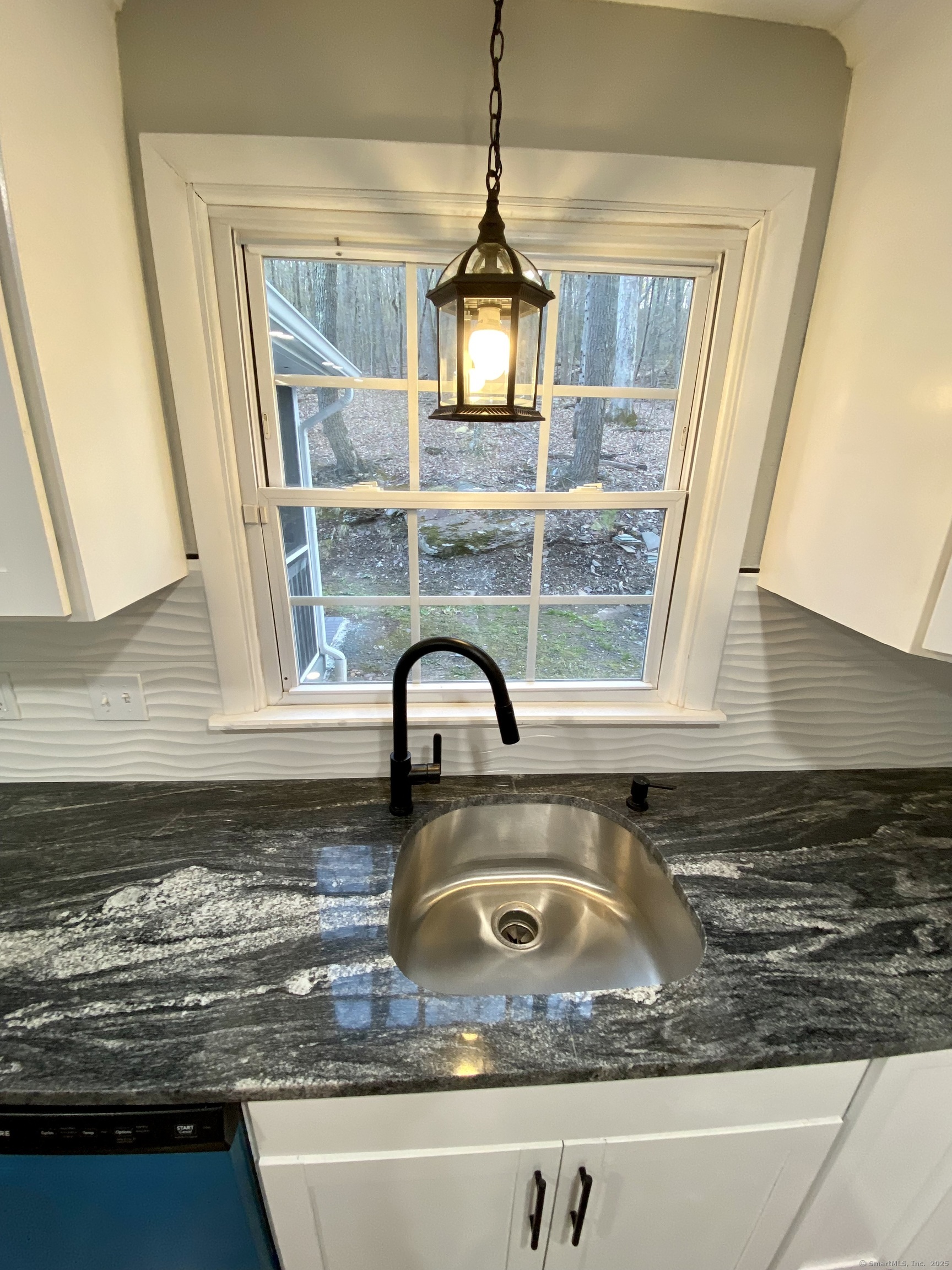 545 Simsbury Road, Bloomfield, Connecticut image 15