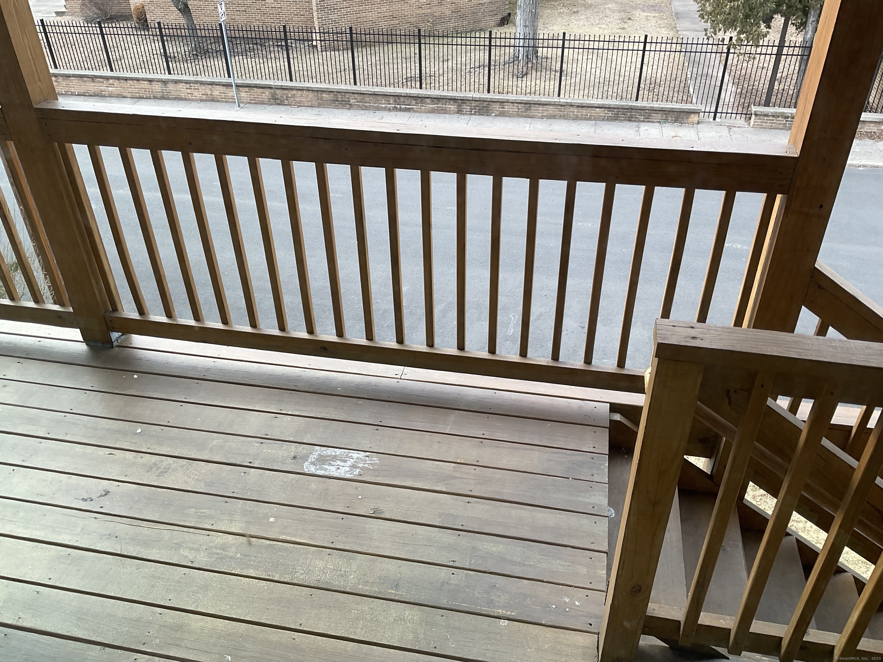 Golden Hill Street, Naugatuck, Connecticut - 3 Bedrooms  
1 Bathrooms  
5 Rooms - 