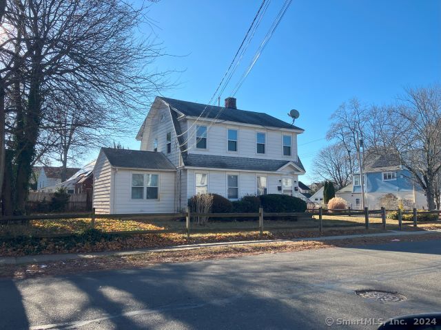 220 Helen Street, Hamden, Connecticut - 4 Bedrooms  
2 Bathrooms  
9 Rooms - 