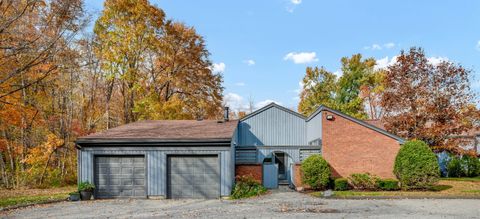 Photo of 7 Hearthstone Drive #7, Brookfield, CT 06804 (MLS # 24135918)