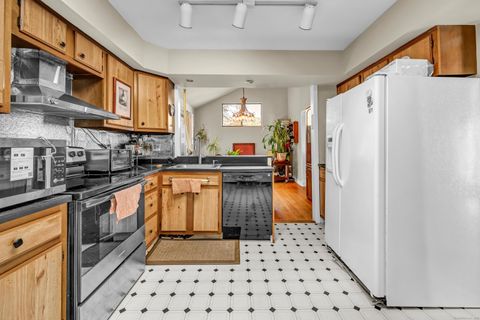 Tiny photo for 7 Hearthstone Drive #7, Brookfield, CT 06804 (MLS # 24135918)