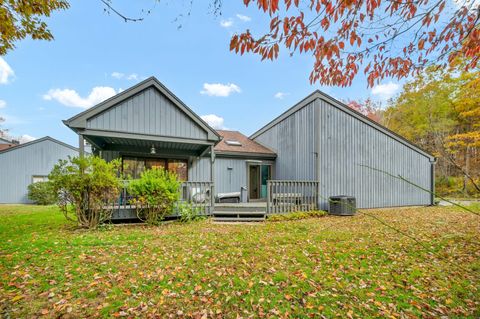 Tiny photo for 7 Hearthstone Drive #7, Brookfield, CT 06804 (MLS # 24135918)