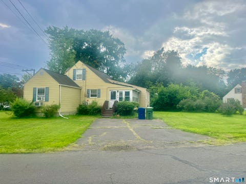 Photo of 94 Park Avenue, Windsor, CT 06095 (MLS # 24183615)