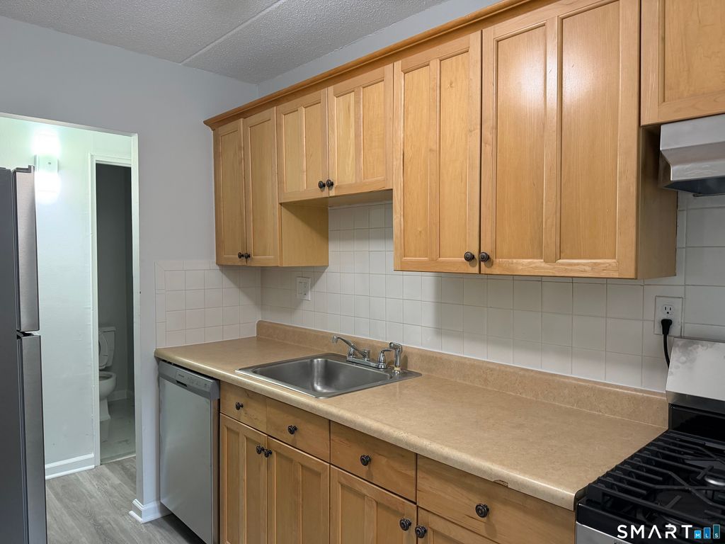 Photo of 27 Northill Street #1P, Stamford, CT 06907 (MLS # 24176083)