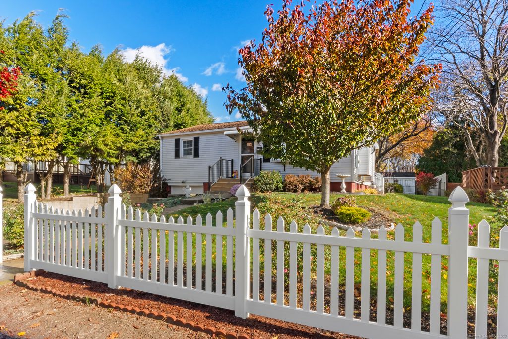 Photo of 162 Townsend Avenue, Waterbury, CT 06705 (MLS # 24138024)