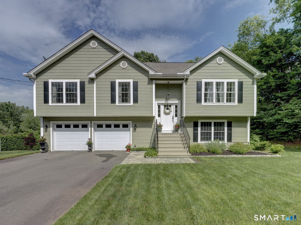 Photo of 195 Pleasant Street, Southington, CT 06489 (MLS # 24180195)