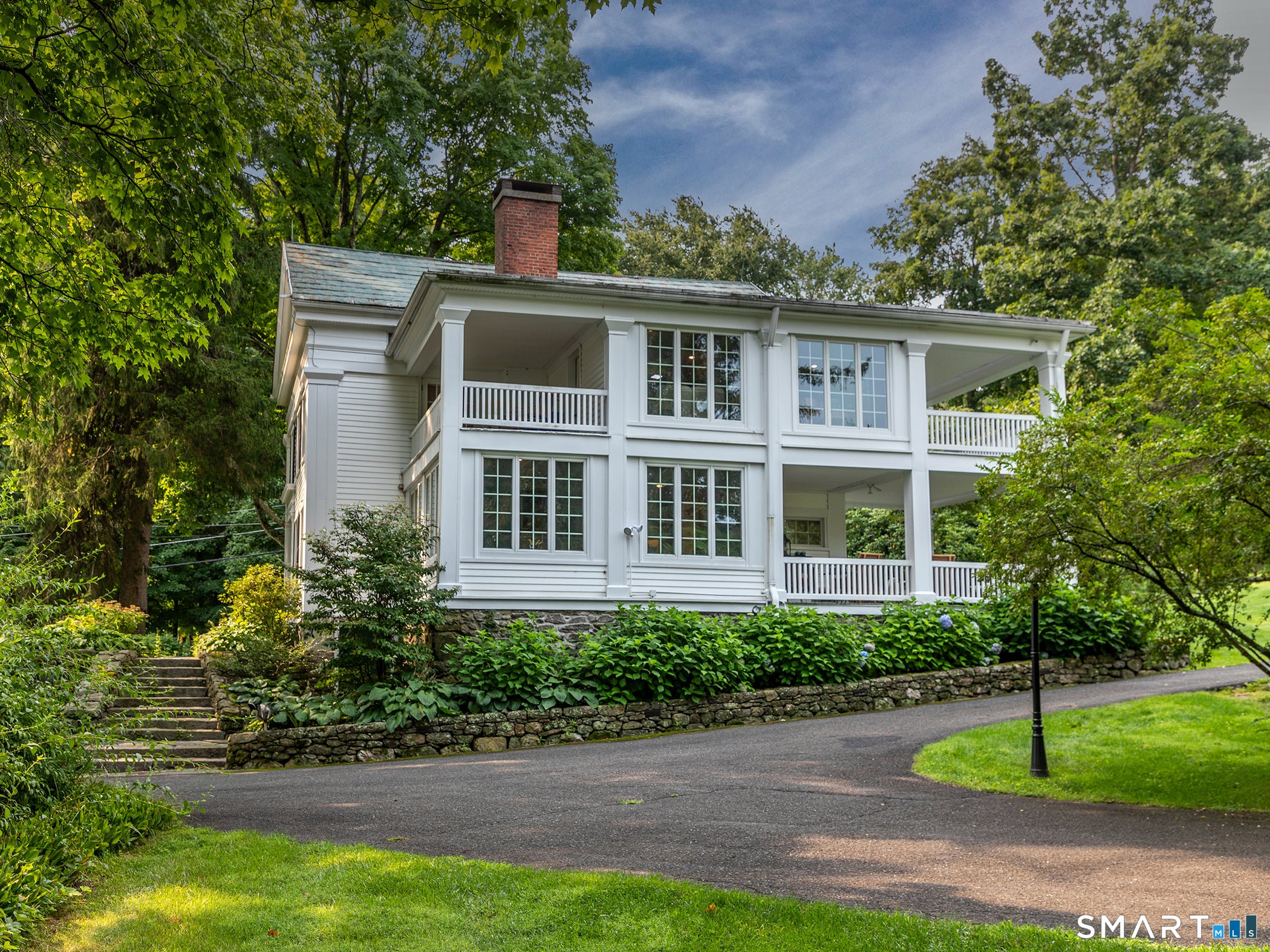 552 Breakneck Hill Road