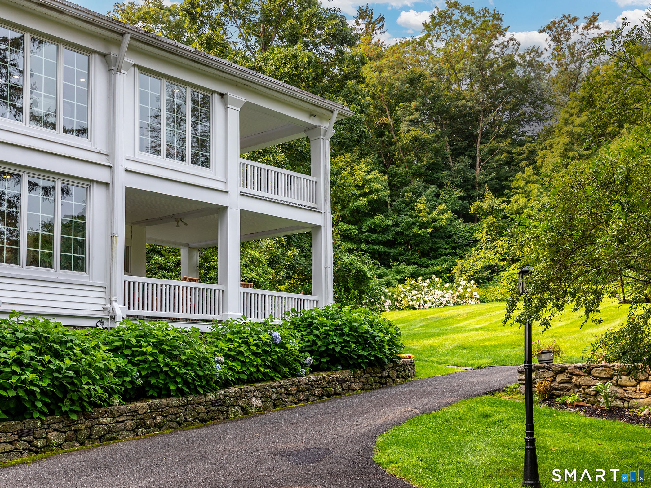 552 Breakneck Hill Road