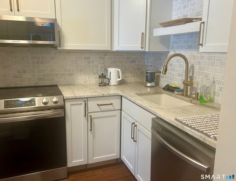 Tiny photo for 42 Far View Commons #42, Southbury, CT 06488 (MLS # 24156579)