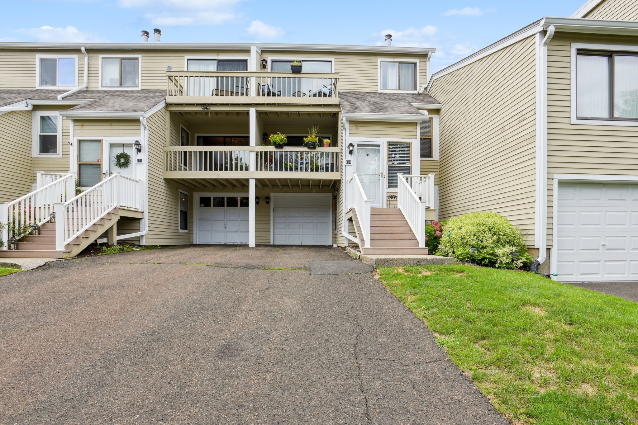 View Branford, CT 06405 townhome