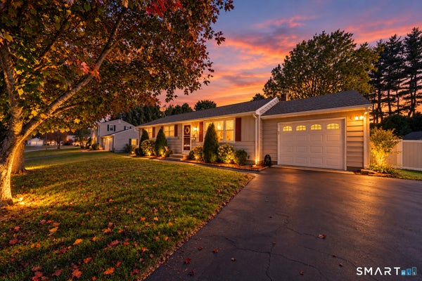 4 WHITEWOOD ST, ENFIELD, CT 06082 - Image 70efe16039bd41ca640ca263ec4e1ac3/2265444154