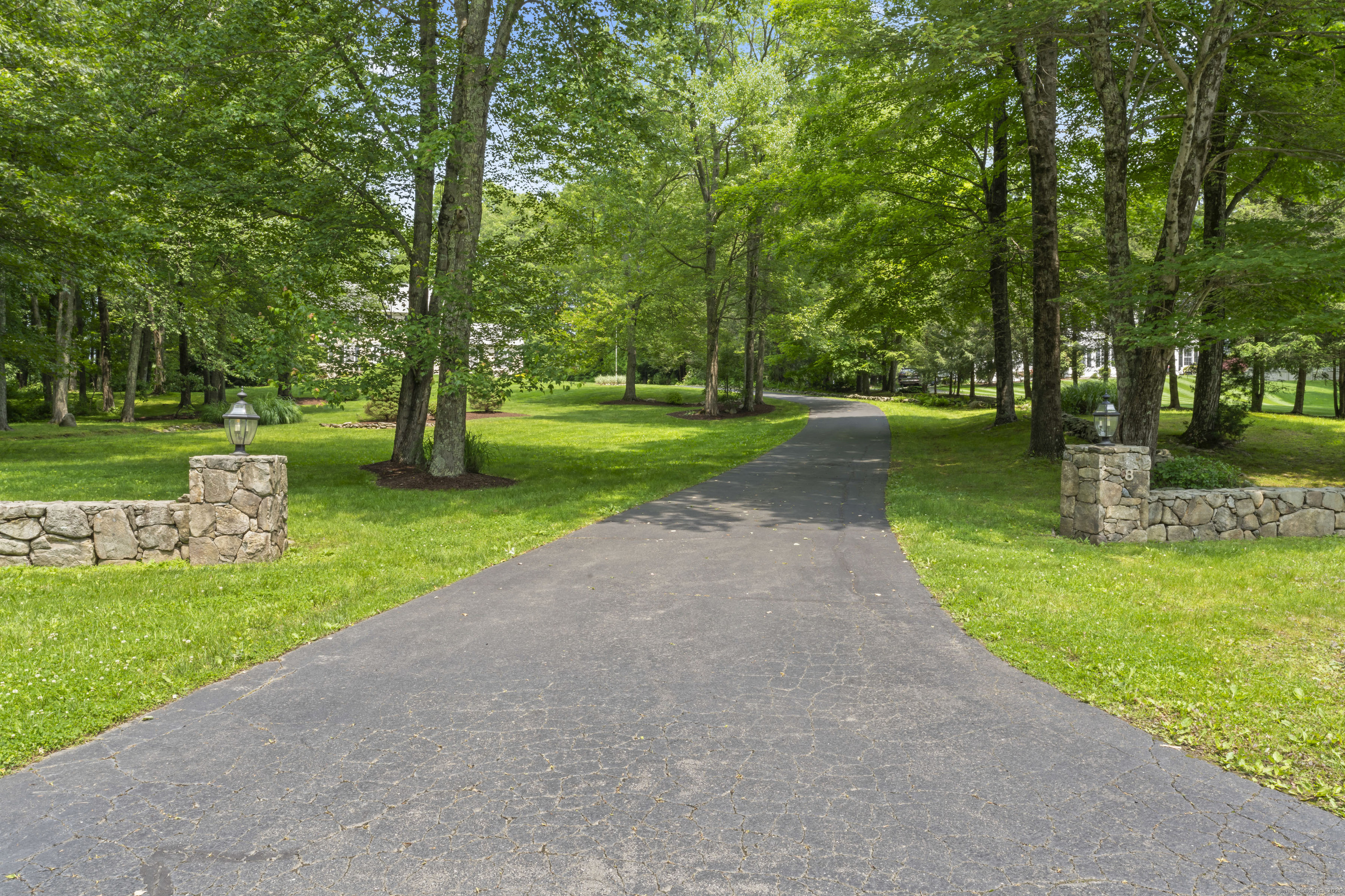 8 Stone Gate Drive
