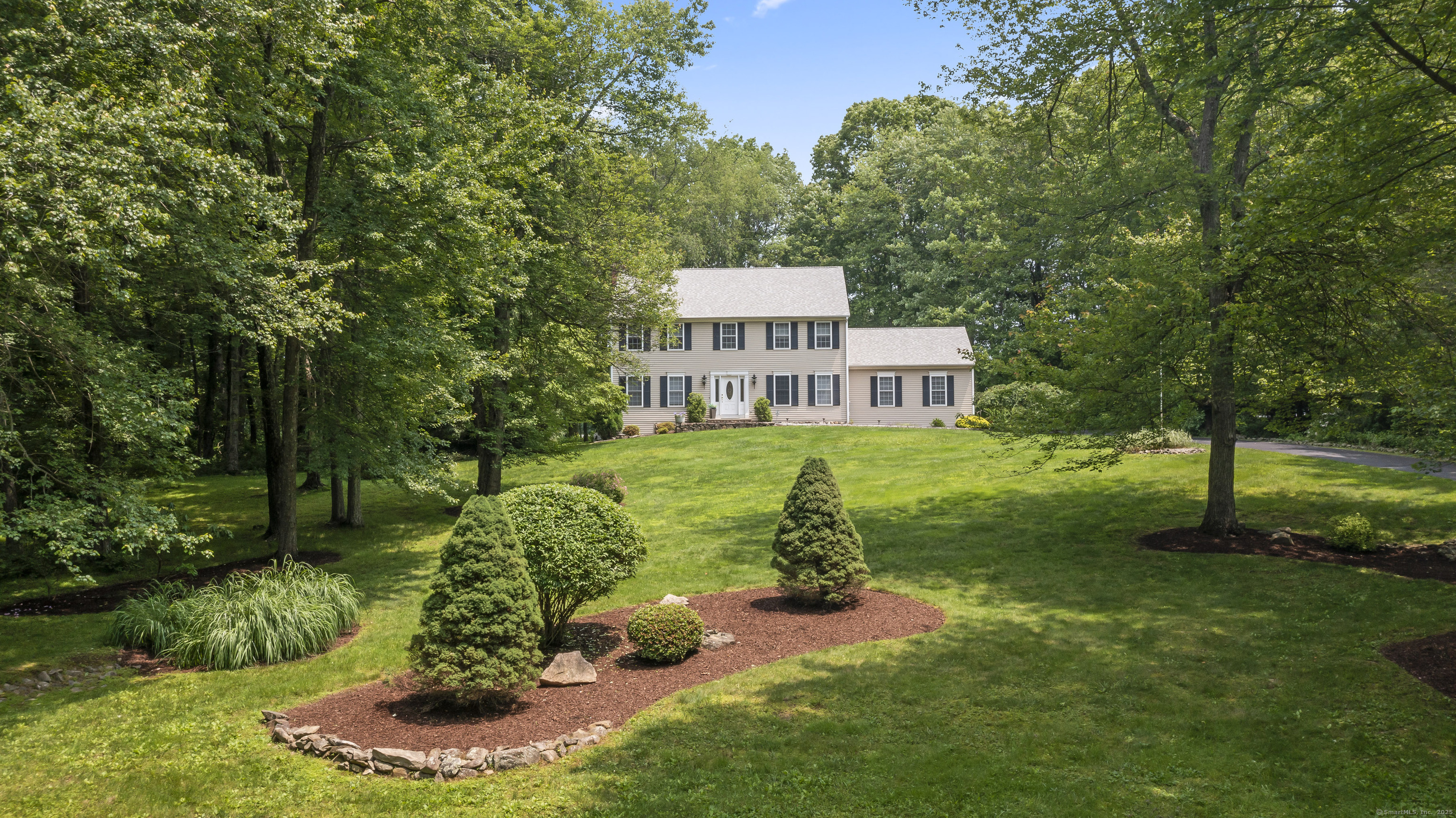 Property for Sale at Stone Gate Drive, Newtown, Connecticut - Bedrooms: 3 
Bathrooms: 3 
Rooms: 7  - $739,000