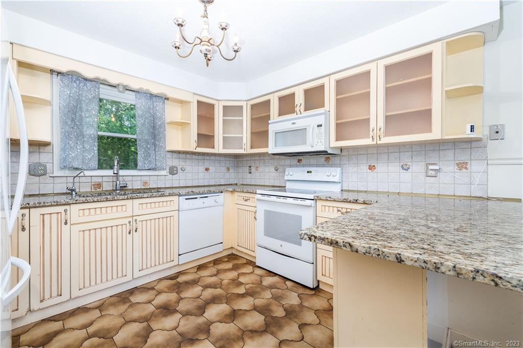 18 Seneca Road, Plainville, Connecticut image 3