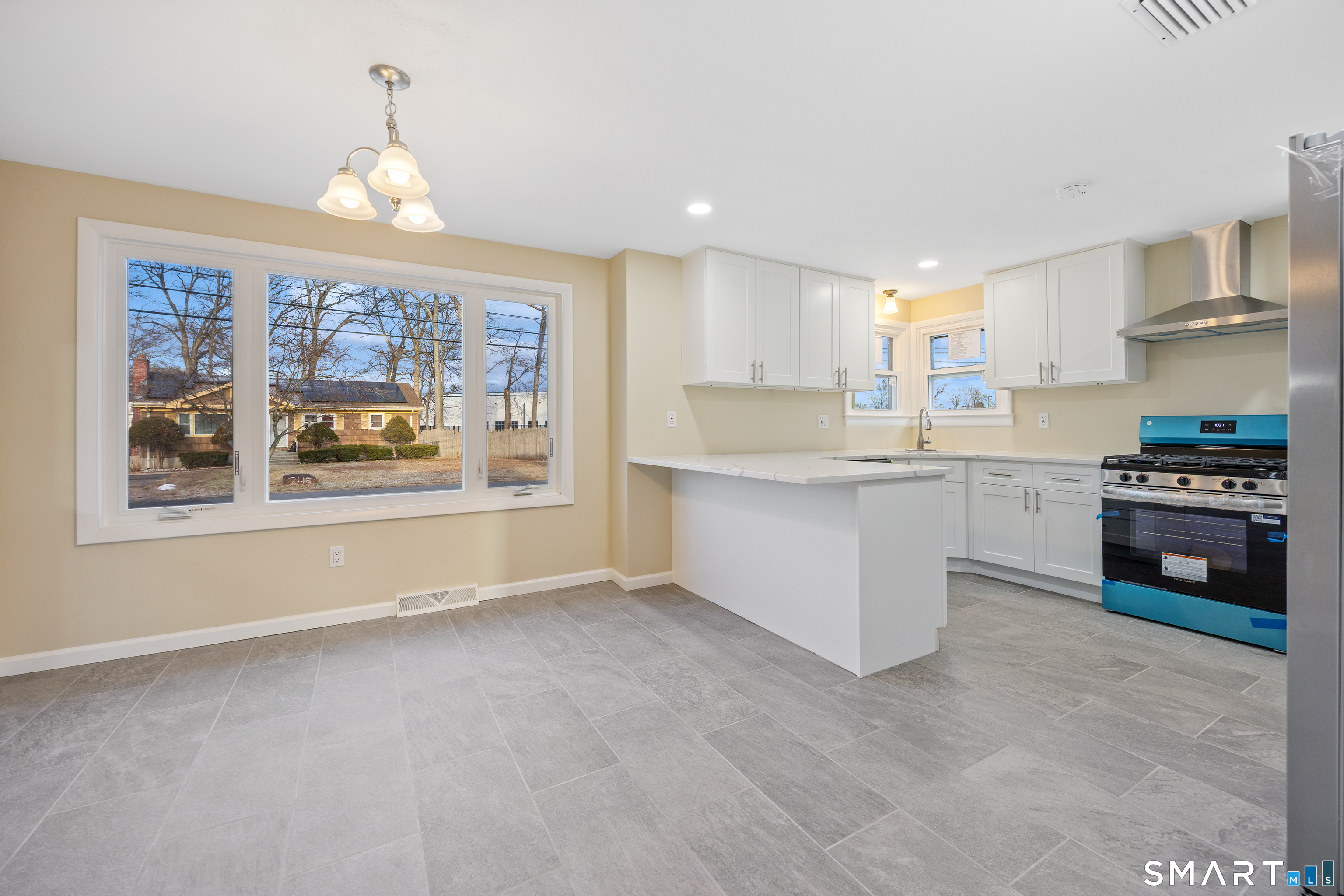 240 Hillhurst Avenue