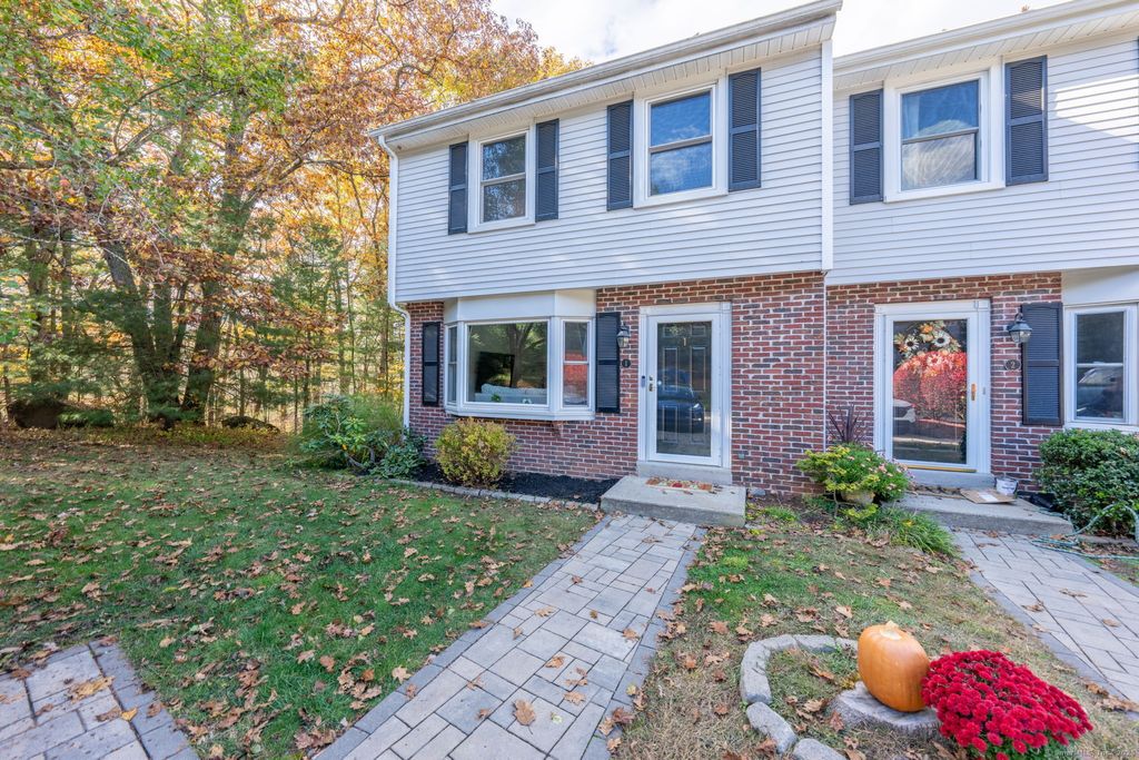 Photo of 1 Mohawk Trail #1, Marlborough, CT 06447 (MLS # 24133850)