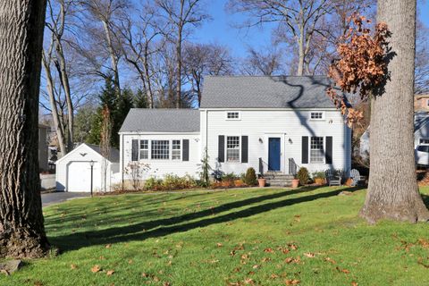 Photo of 30 Falmouth Road, Fairfield, CT 06825 (MLS # 24143693)