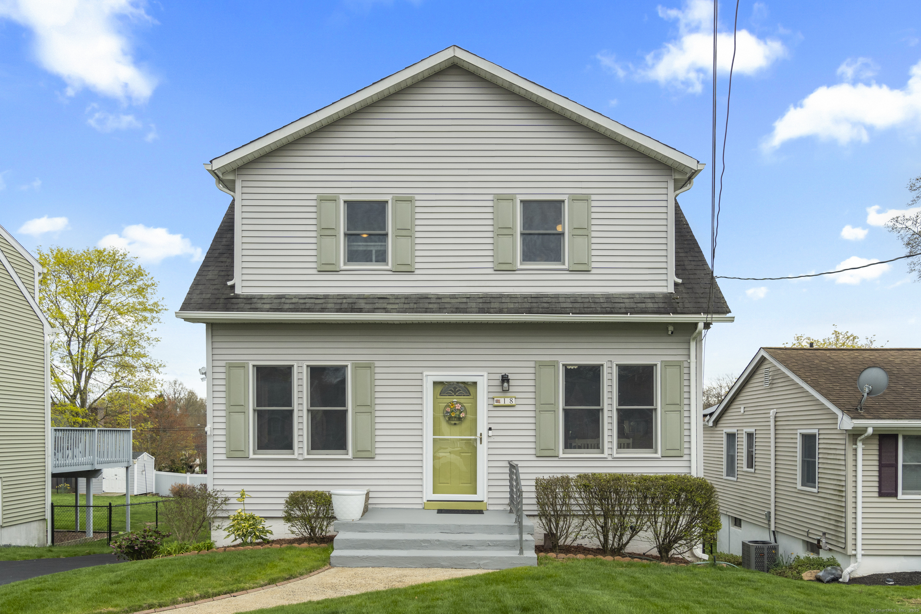 Property for Sale at Lawncrest Road, West Haven, Connecticut - Bedrooms: 3 
Bathrooms: 2 
Rooms: 6  - $449,900