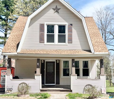 Photo of 102 Circuit Avenue, Waterbury, CT 06708 (MLS # 24169659)