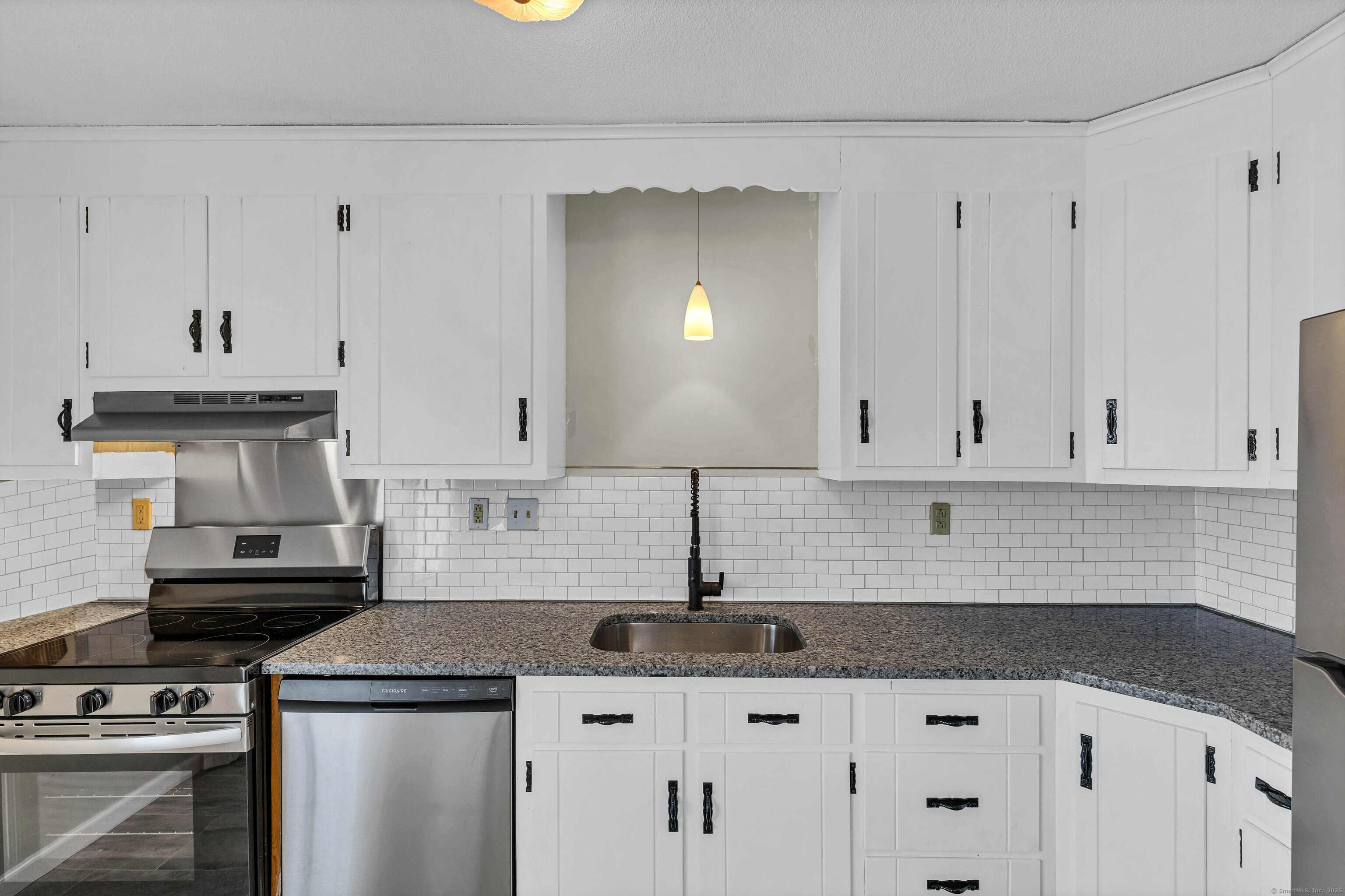 13 Holt Street #APT 2, Plymouth, Connecticut image 22