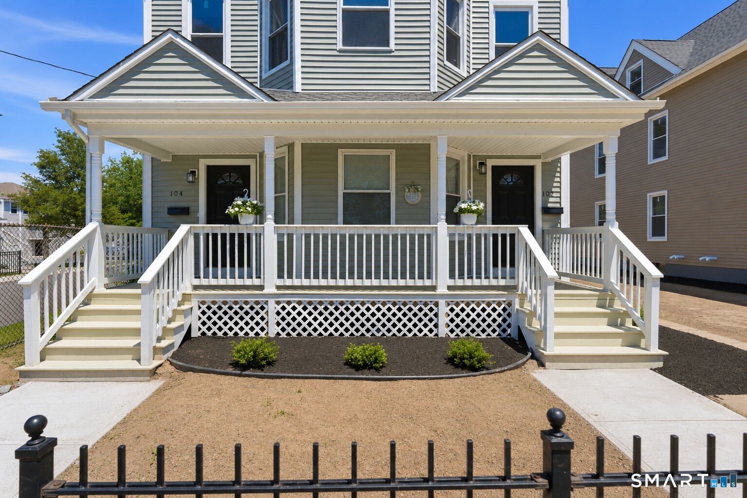 102 Capen Street