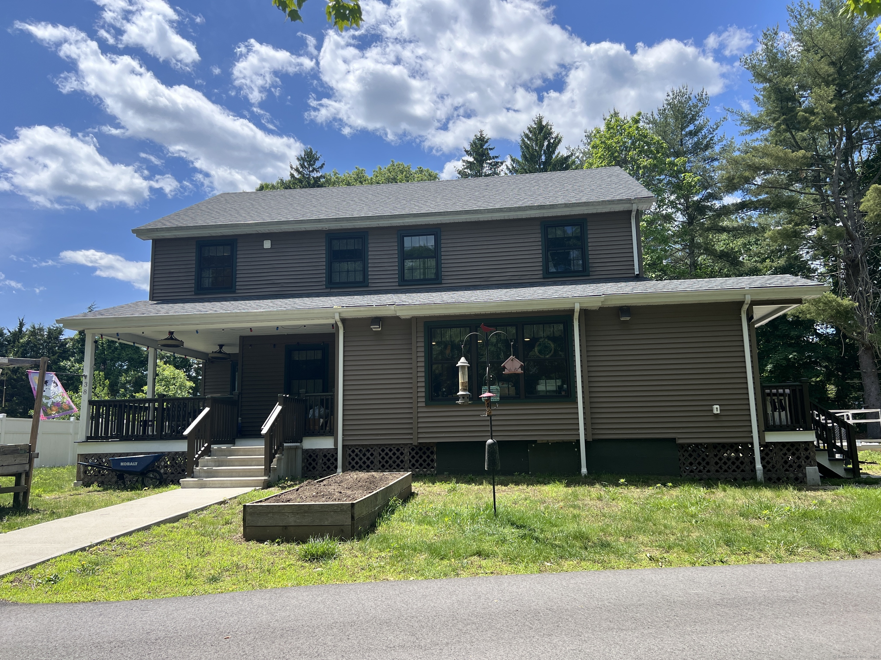 38 Williams Street, Griswold, Connecticut - 3 Bedrooms  
4.5 Bathrooms  
6 Rooms - 