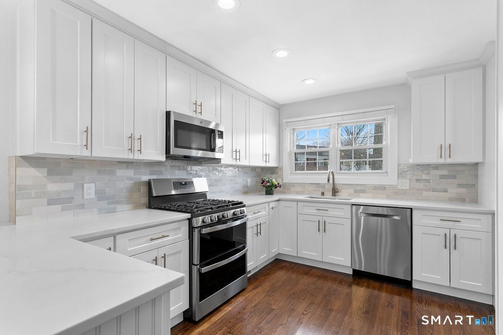 Photo of 245 Unquowa Road #Apt 2, Fairfield, CT 06824 (MLS # 24150682)