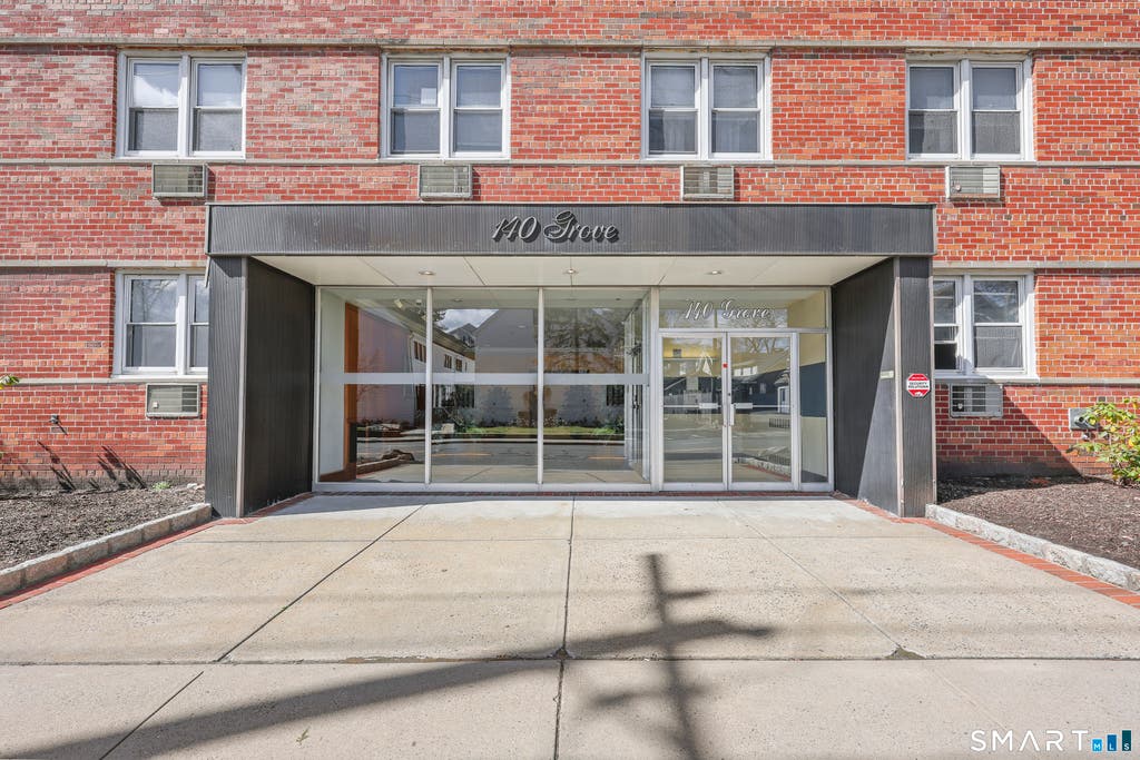 Photo of 140 Grove Street #4G, Stamford, CT 06901 (MLS # 24186081)
