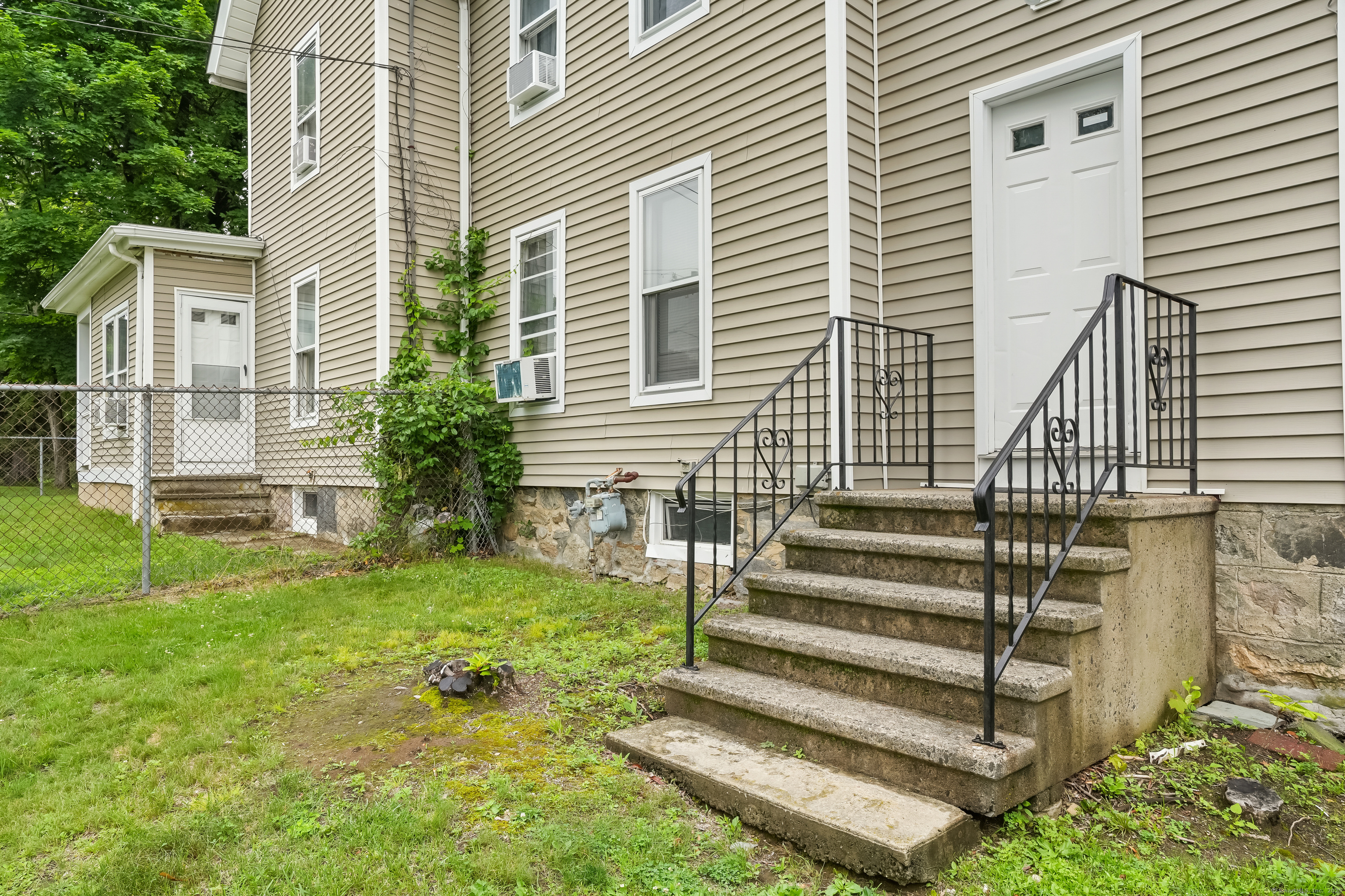 17 Pleasant Street