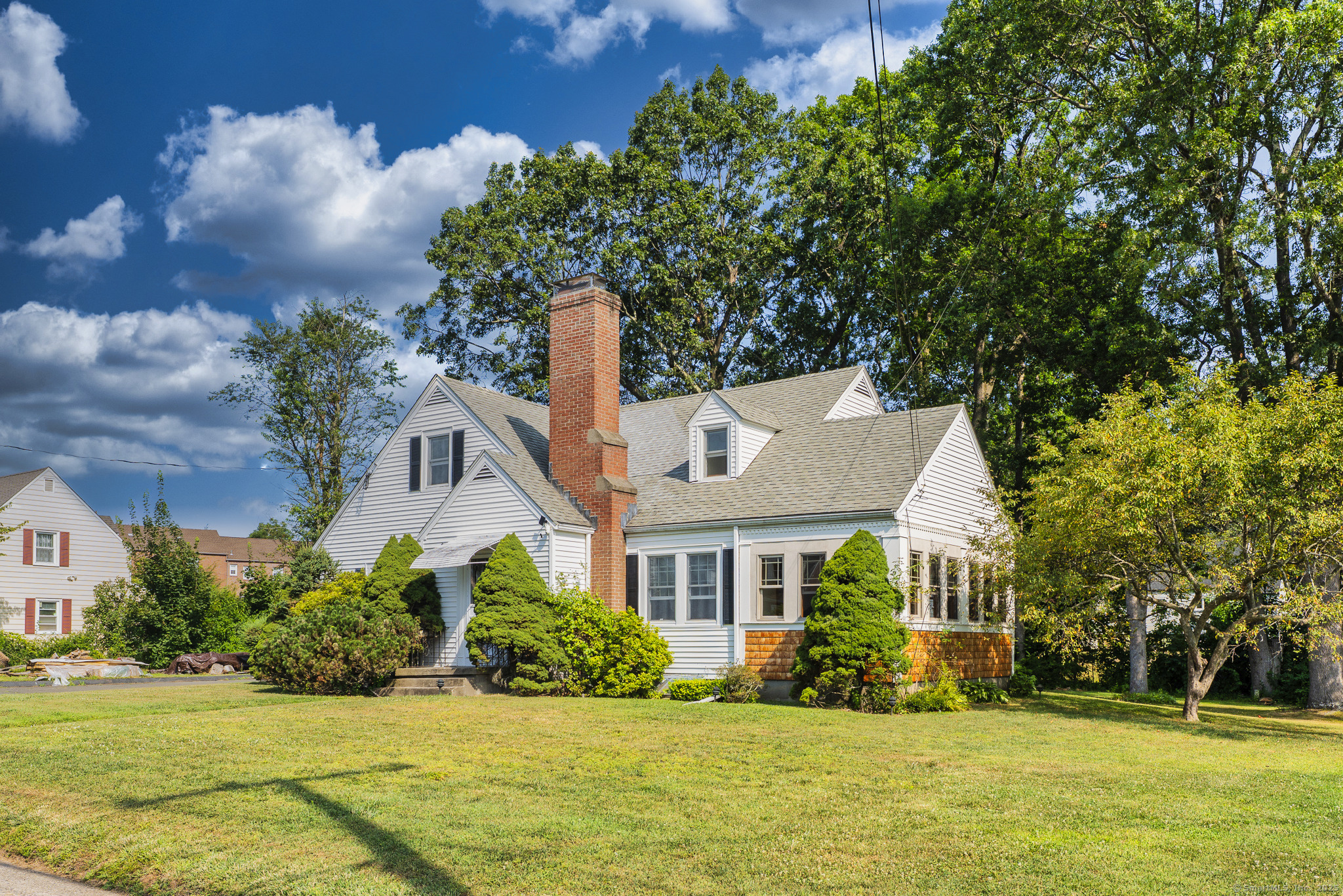 79 Hillhurst Avenue