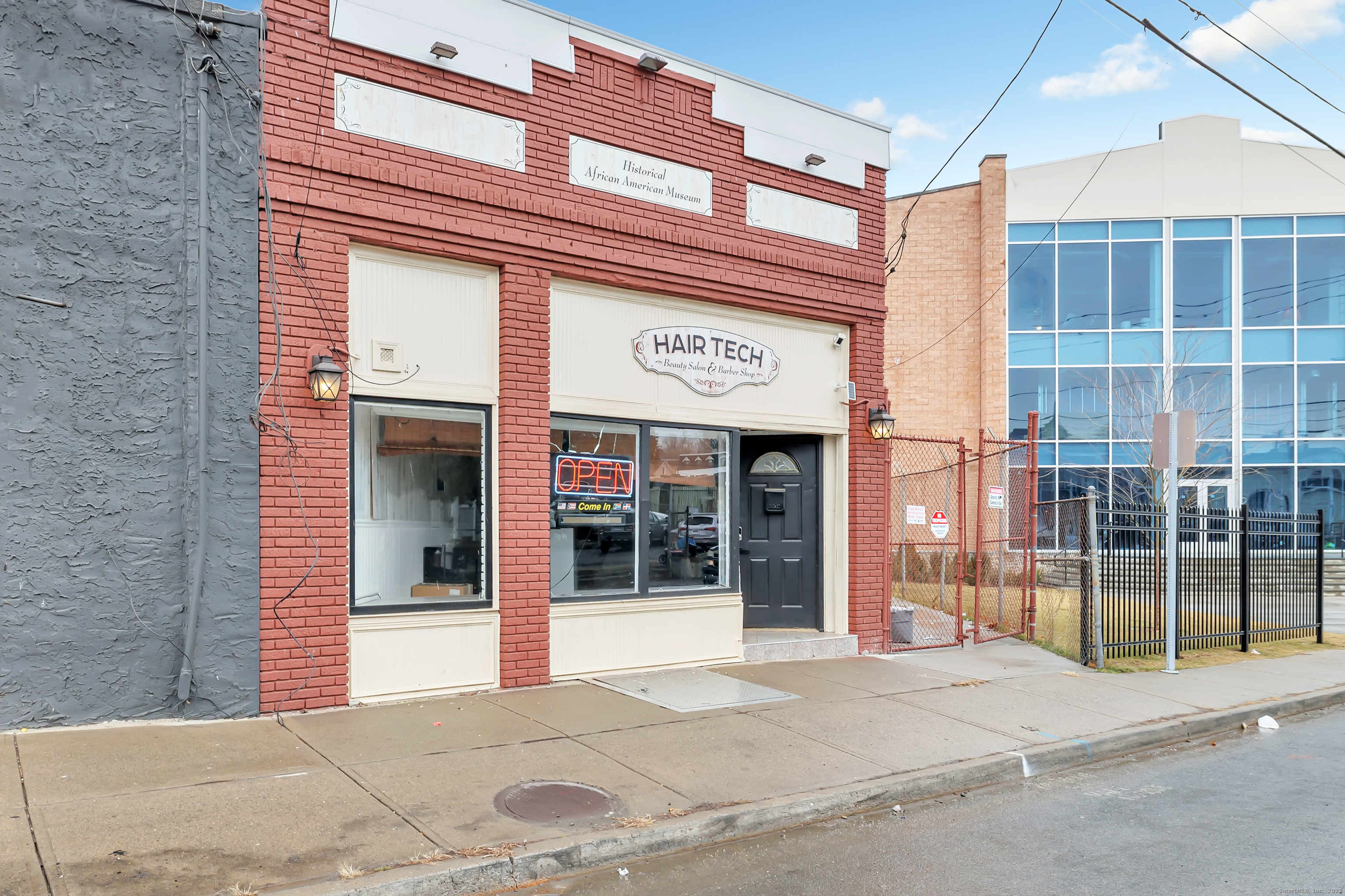 6 Woodward Avenue