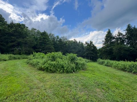 135 Noble Hill Road Montville CT 06370