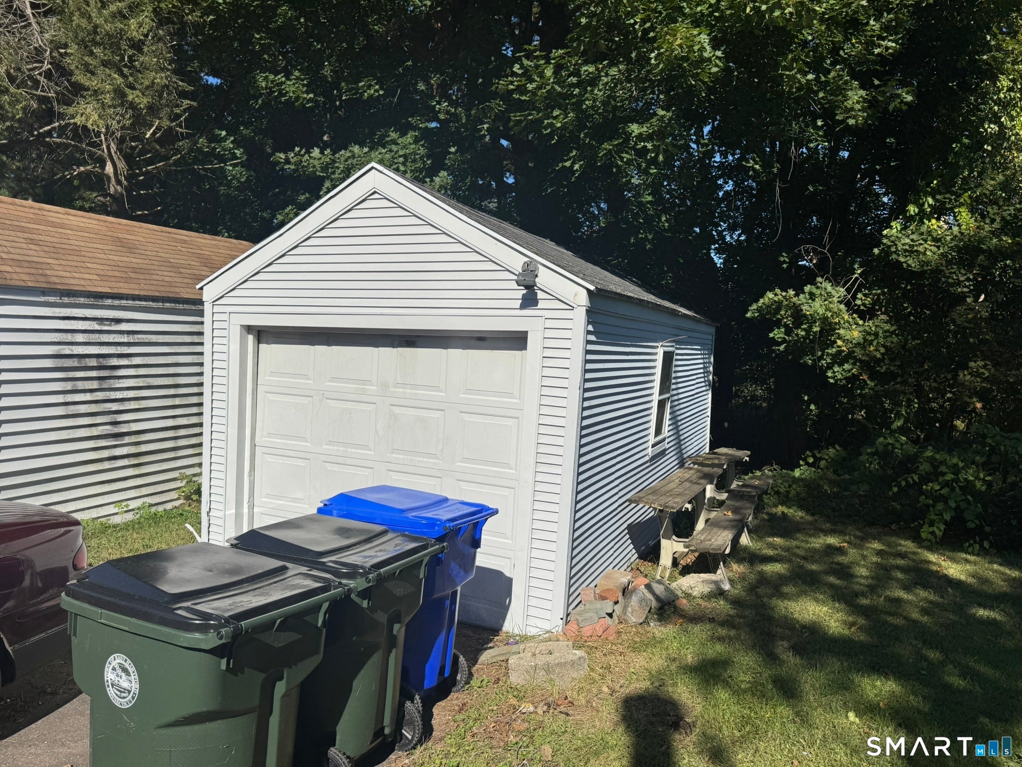 822 Tolland Street