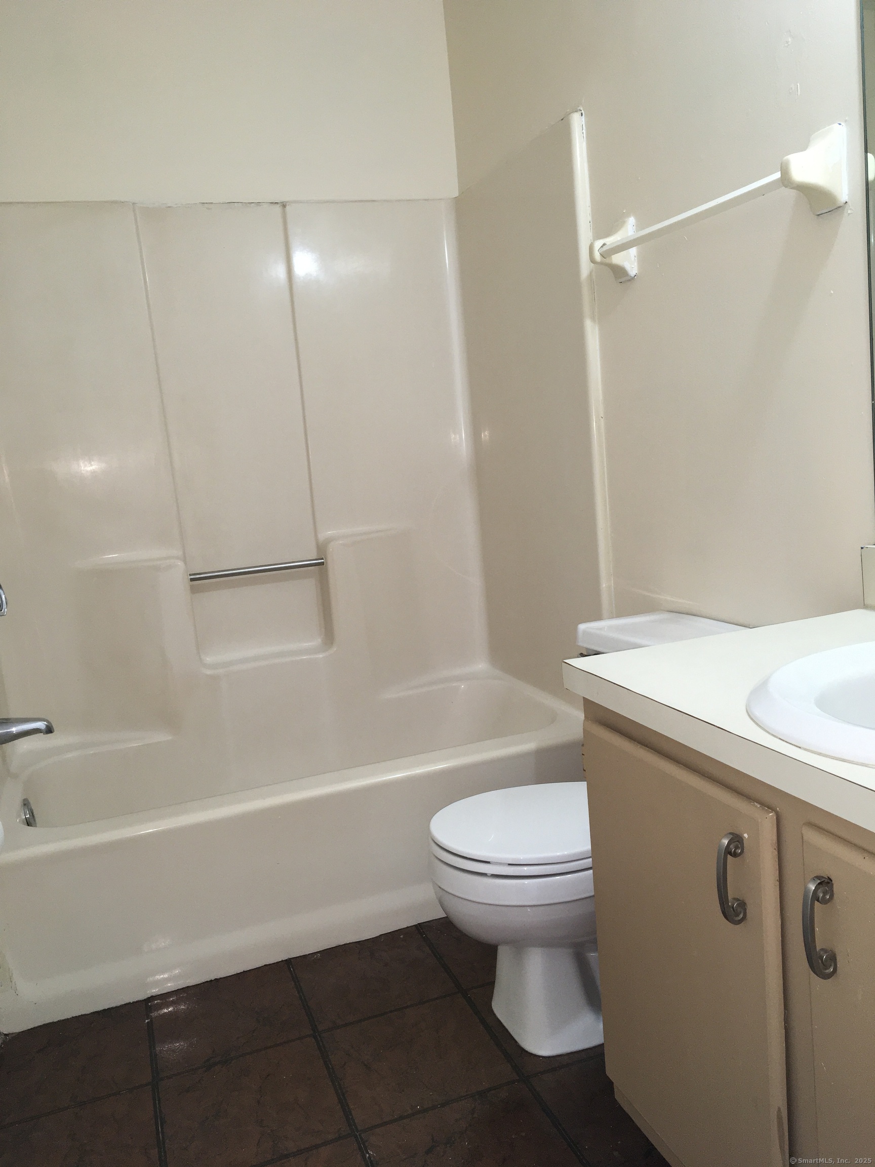 East Hartford, Connecticut 06108, United States, 1 Bedroom Bedrooms, ,2 BathroomsBathrooms,Residential,Pending,18307