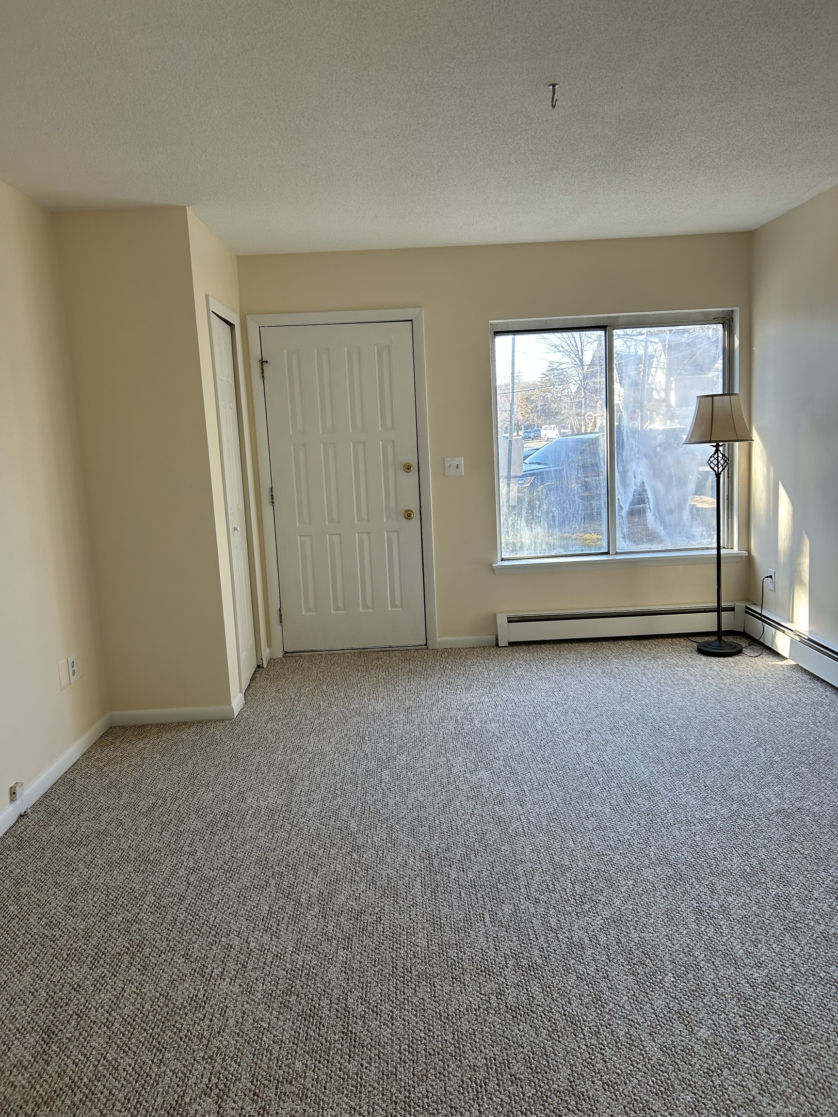 East Hartford, Connecticut 06108, United States, 1 Bedroom Bedrooms, ,2 BathroomsBathrooms,Residential,Pending,18307