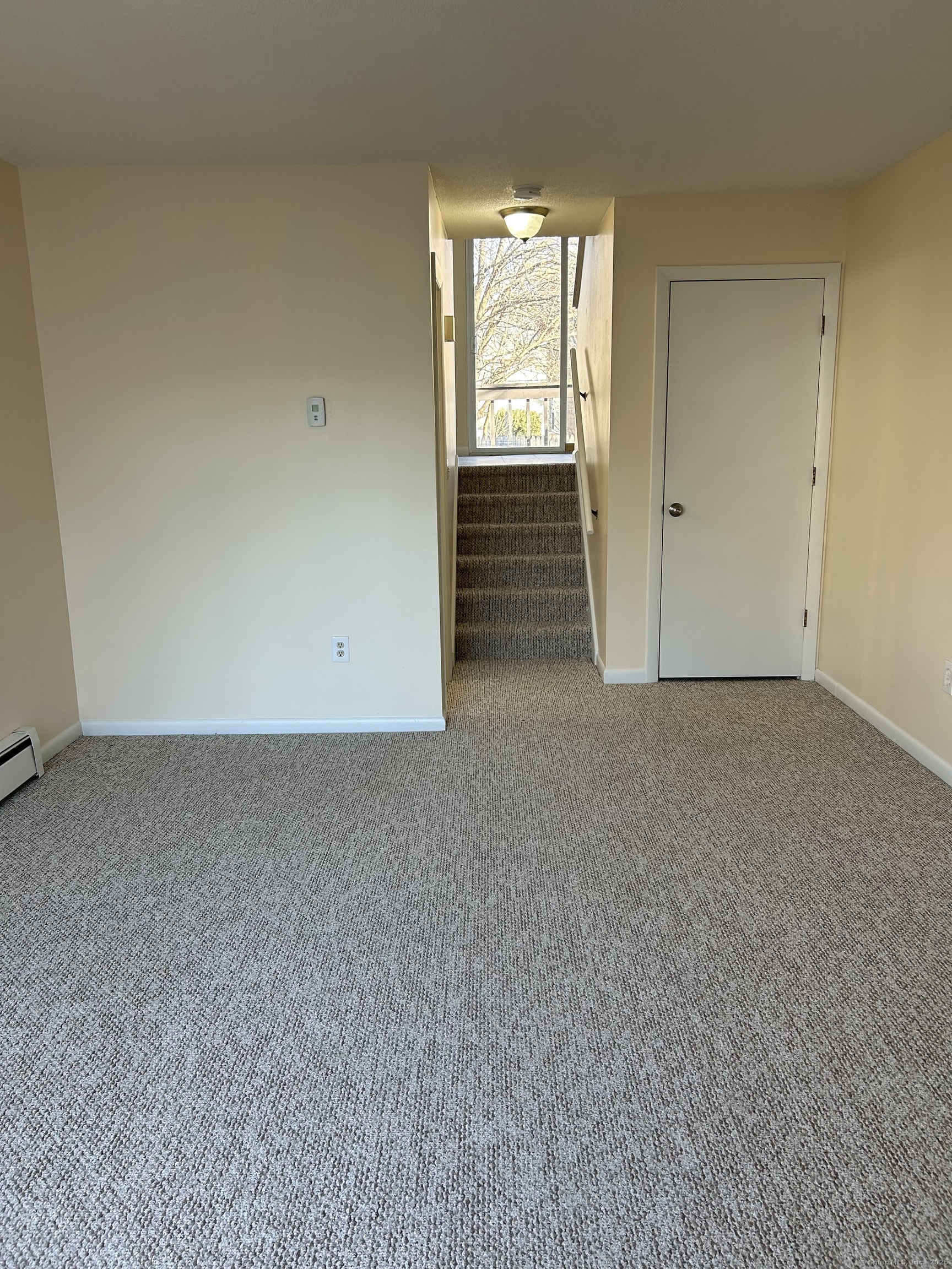 East Hartford, Connecticut 06108, United States, 1 Bedroom Bedrooms, ,2 BathroomsBathrooms,Residential,Pending,18307