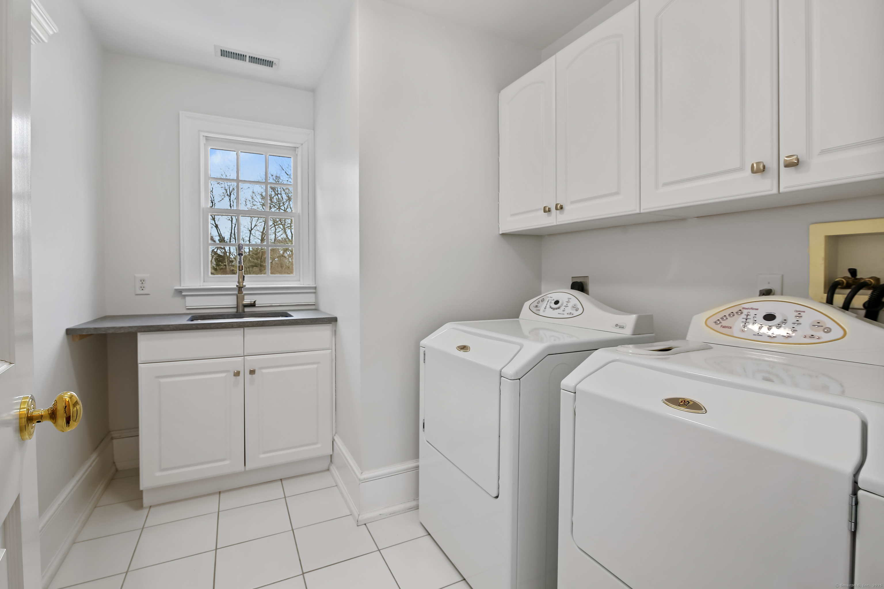 652 Ponus Ridge, New Canaan, Connecticut image 32