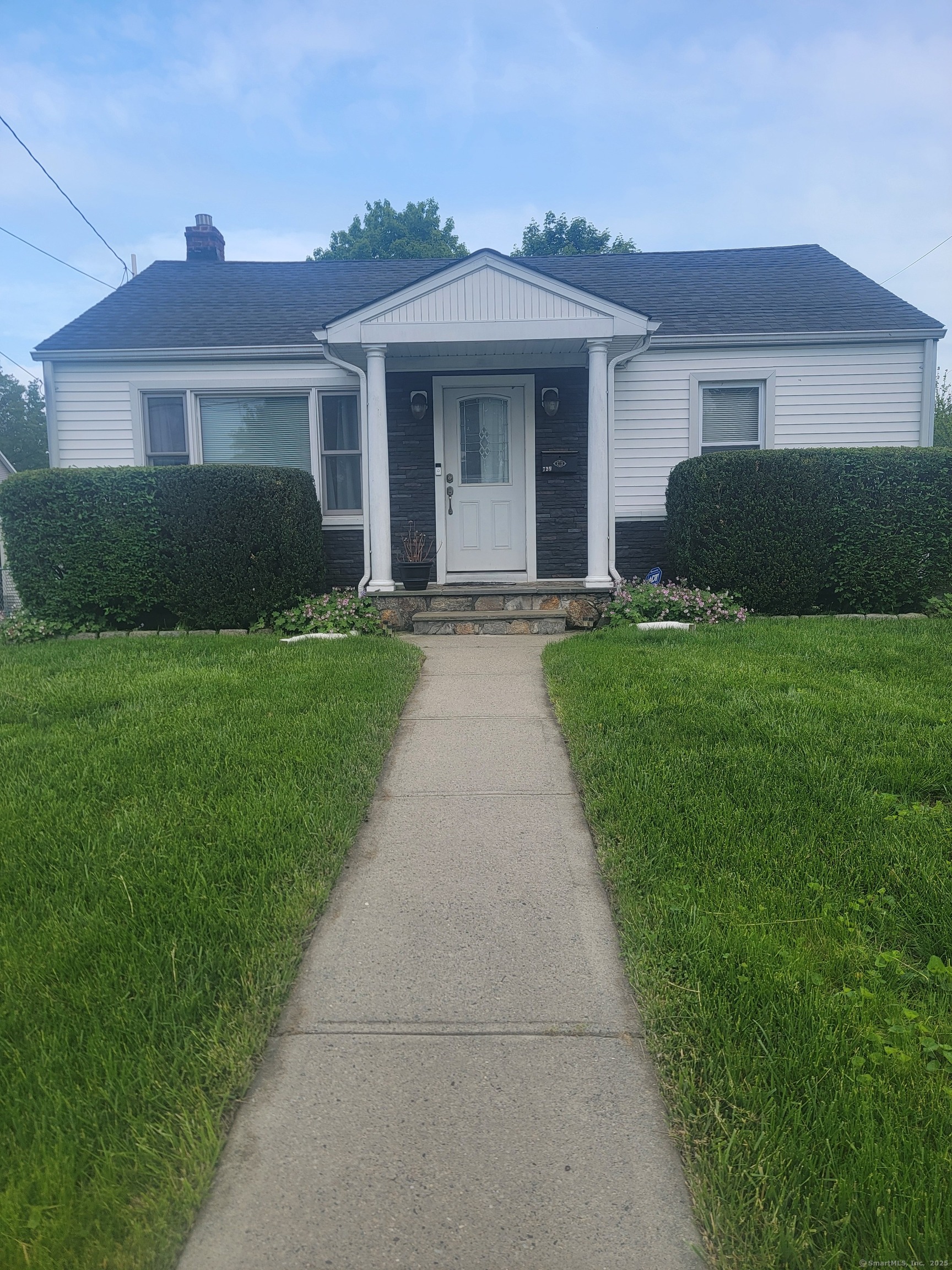 Property for Sale at Merritt Street, Bridgeport, Connecticut - Bedrooms: 3 
Bathrooms: 2 
Rooms: 6  - $430,000