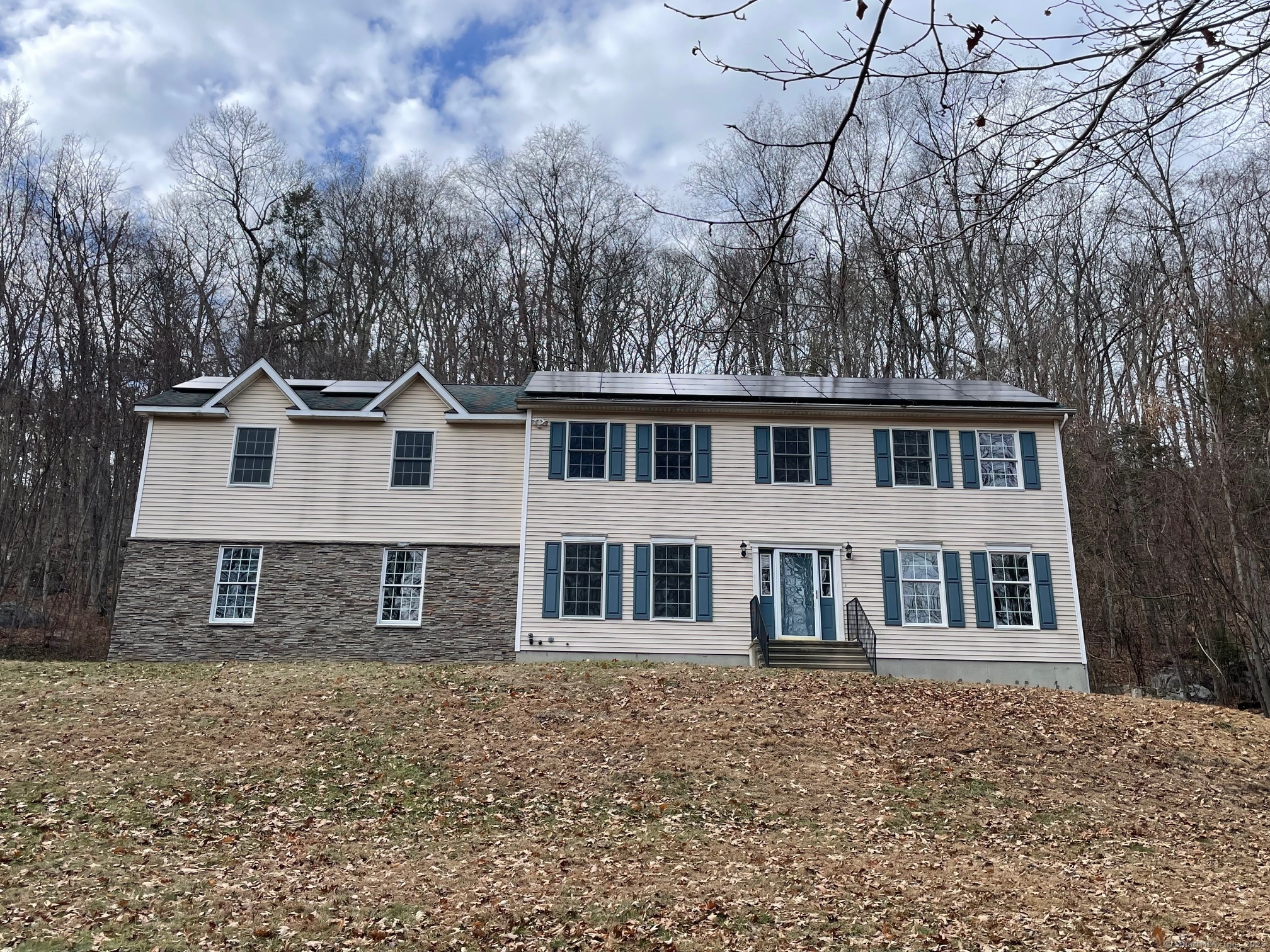 44 N Mountain Road, Brookfield, Connecticut - 5 Bedrooms  
4 Bathrooms  
9 Rooms - 