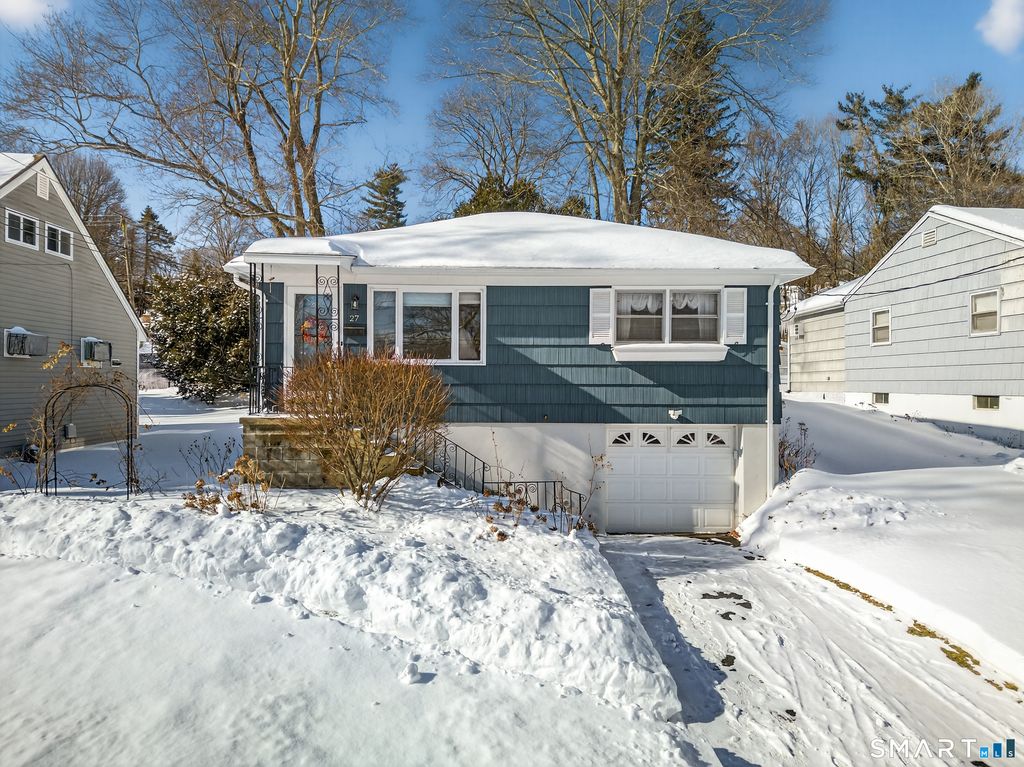 Photo of 27 Robinwood Road, Waterbury, CT 06708 (MLS # 24150089)