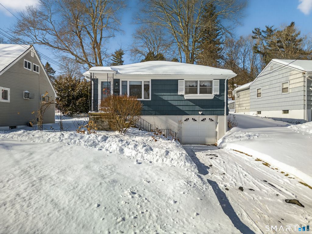 Photo of 27 Robinwood Road, Waterbury, CT 06708 (MLS # 24150089)