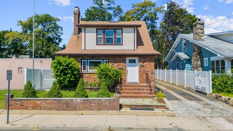 Photo of 14 Park Street, Stamford, CT 06902 (MLS # 24137968)