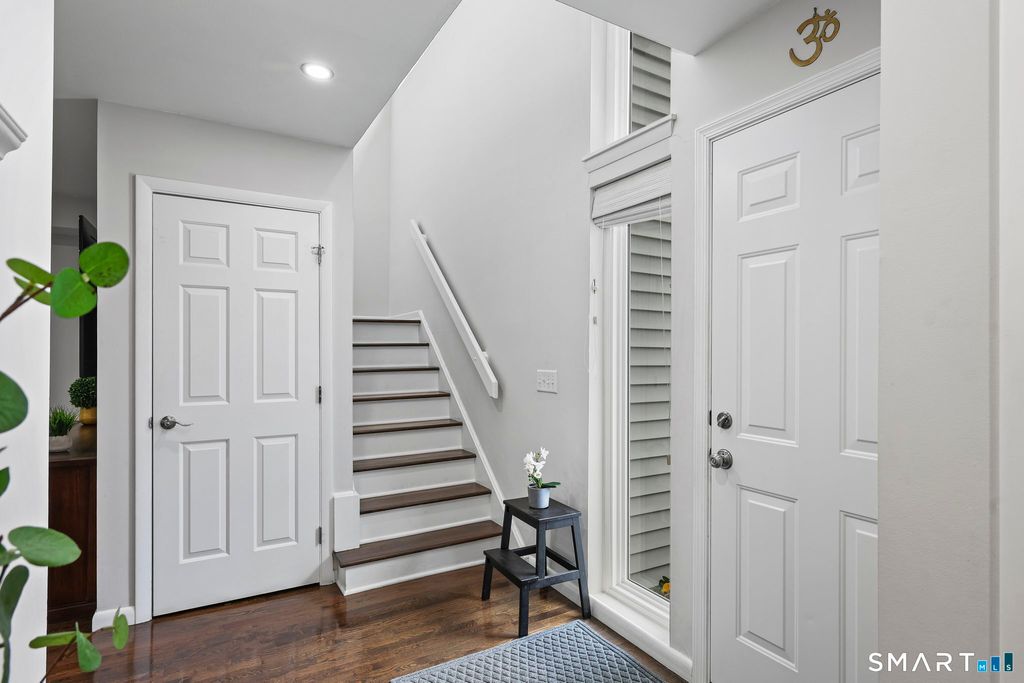 Photo of 105 Glen Side #105, Wilton, CT 06897 (MLS # 24159862)