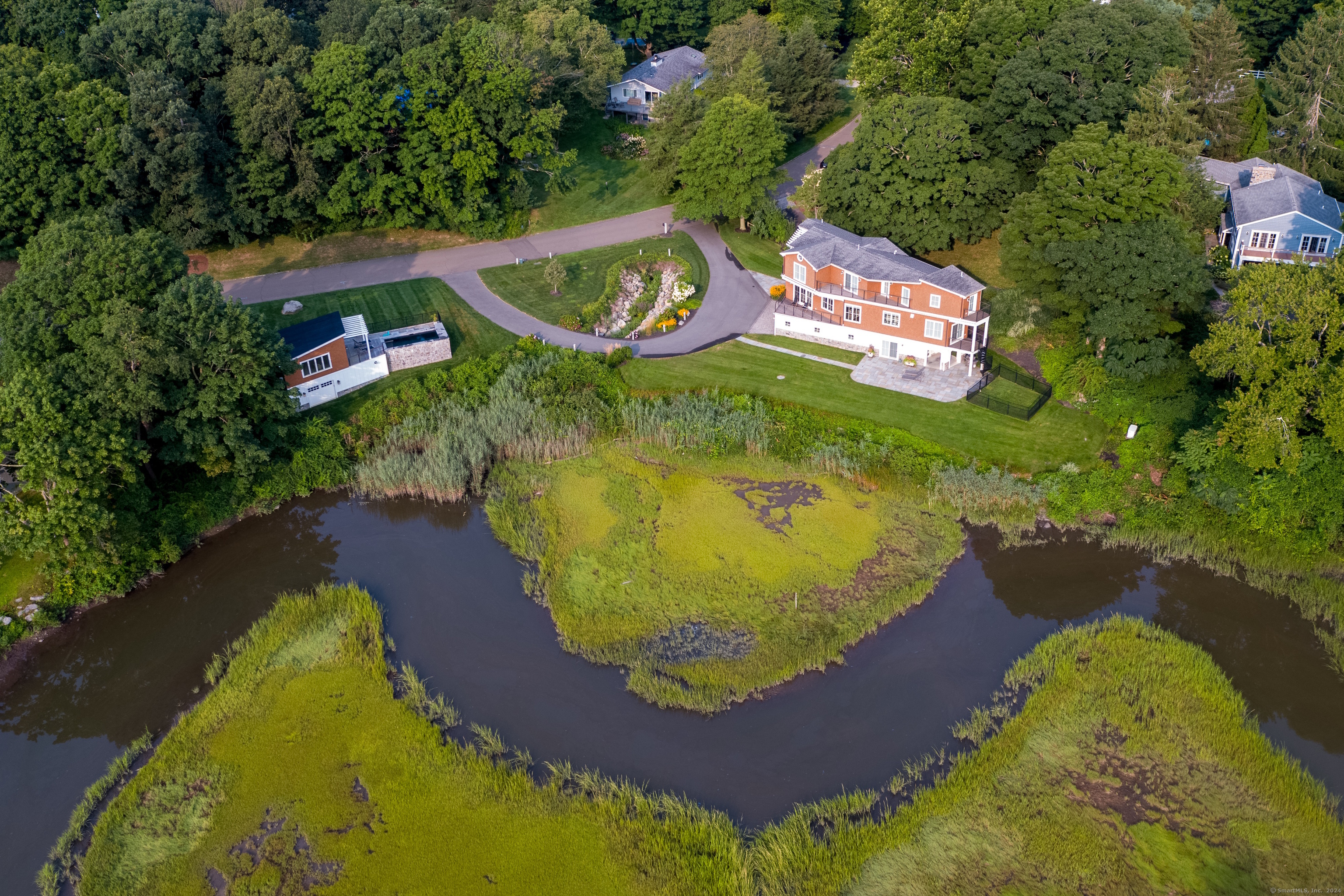 Photo 1 of 25 Fence Creek Drive, Madison, Connecticut, $2,100,000, Web #: 24036984