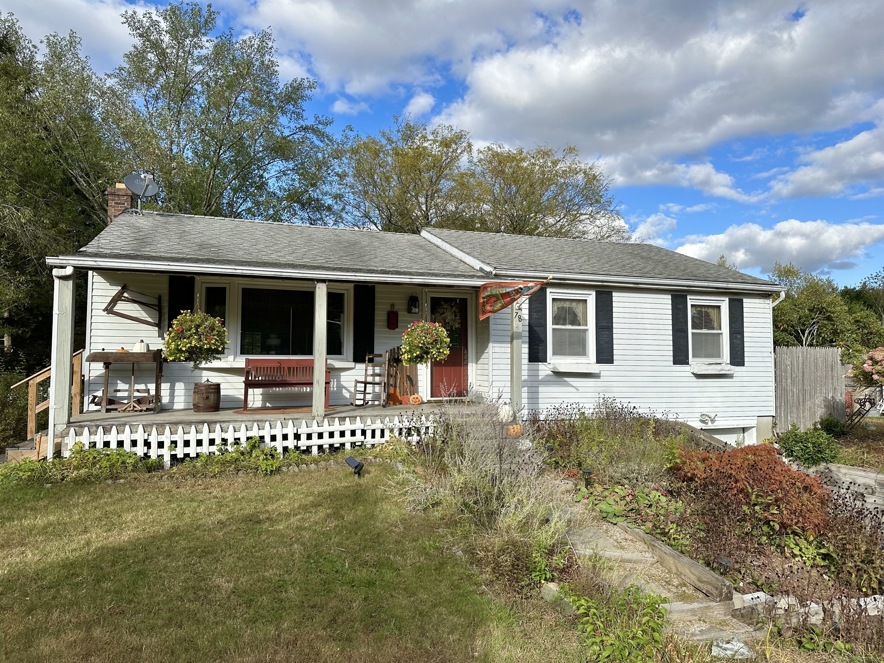 78 Lillibridge Road, Plainfield, Connecticut - 3 Bedrooms  
2 Bathrooms  
5 Rooms - 